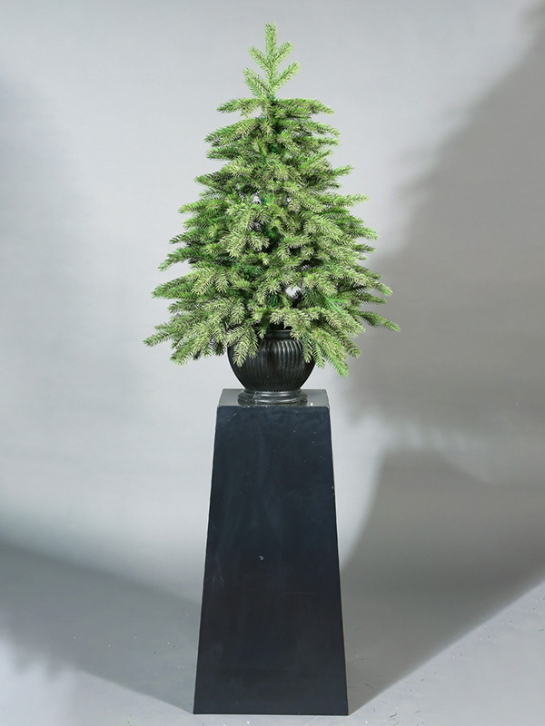 Julgran i kruk 9A3A8864